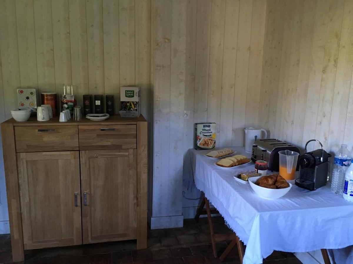 Villa Dikaria Montacher Eksteriør billede